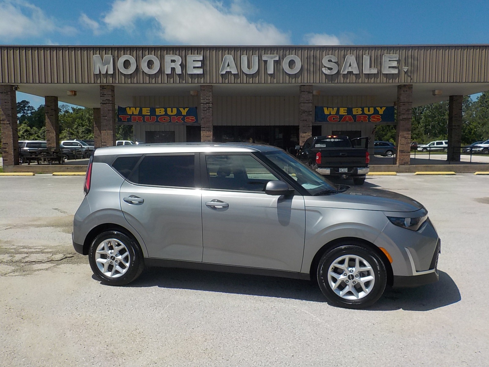 photo of 2023 Kia Soul LX CVT